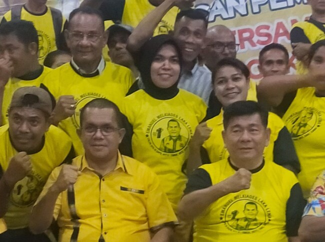 Ket foto: Jeri Manafe bersama Melki Laka Lena foto bersama Usai Konsolidasi Internal