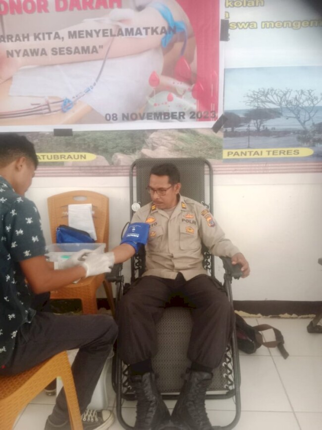 Memeriahkan Hari Ulang Tahun Sekolah Menengah Atas Negeri 1 Kupang Timur ke-40, Polres Kupang Gelar Bakti Kesehatan Donor Darah