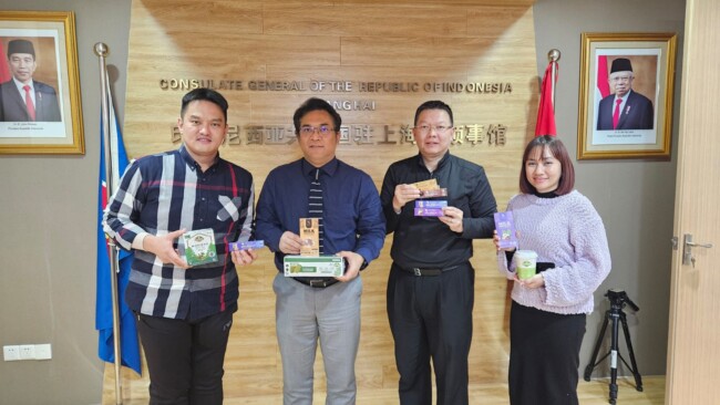 Ketua Umum KADIN NTT, Bobby Lianto Lakukan Kunjungan Ke KJRI Shanghai. Kenalkan Produk Lokal NTT