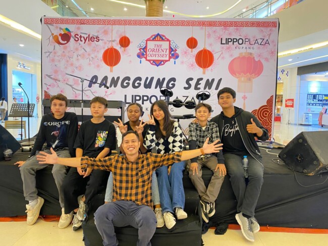 ESCS Kupang Tampilkan Pertunjukan Bakat Dalam Event Bazzar Special Imlek Lippo Plaza