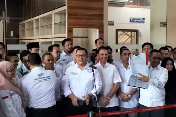 Peserta Pemilu 2024 Resmi Ajukan Gugatan Ke MK. Pasangan Capres 01 Dan 03 Turut Serta