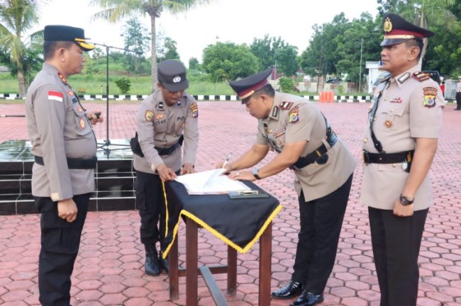 Pimpin Upacara Serah Terima Jabatan. Kapolres Kupang: Selamat Datang Dan Bekerjalah Penuh Tanggung Jawab