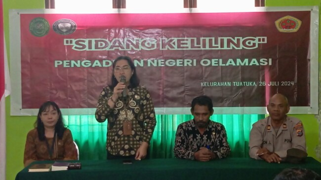 Tingkatkan Kualitas Pelayanan Publik, Pengadilan Negeri Oelamasi Gelar Sidang Keliling