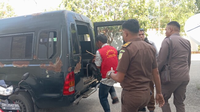 Polsek Sulamu Limpahkan Tersangka Dan Barang Bukti Kasus Penganiayaan Ke Kejaksaan Usai Menang Praperadilan