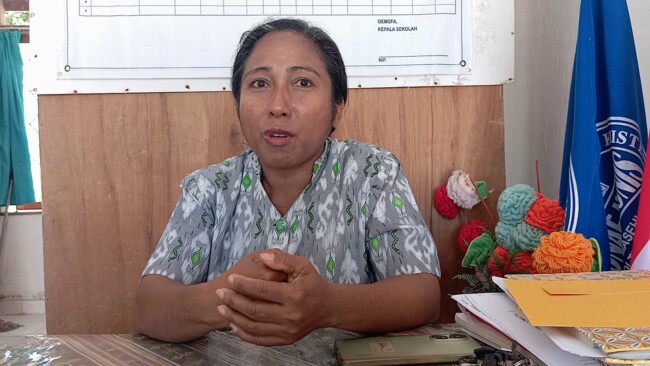 Misteri Bercak Darah Dalam Ruang Kelas, Kepala Sekolah SD GMIT Oemofa Resah!