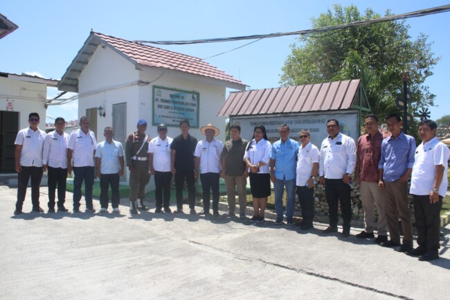 Upaya Kendalikan Inflasi Tahun 2024, Pj. Bupati Kupang Cek Stok Pangan Di Gudang Bulog Dan Peternakan Ayam