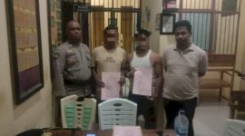 Foto: 2 Pelaku pembunuhan Desa Naitae saat berada di ruang tahanan Polres Kupang. 