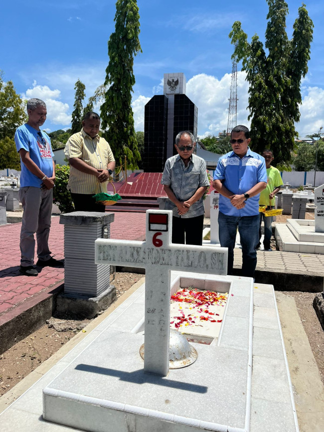 Peringati Hari Pahlawan, Melki-Johni Ziarah Ke Makam 4 Tokoh. Teladani Semangat Pemimpin Hebat