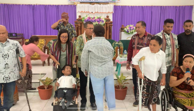 Hadiri Natal Bersama Penyandang Disabilitas, Yosef Lede Sampaikan Pesan Damai.
