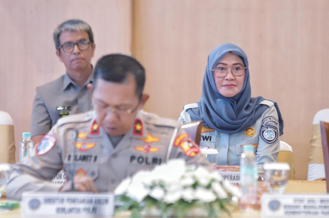 Foto: Direktur Operasional Jasa Raharja, Dewi Aryani Suzana saat hadir dalam Rakor Posko Terpadu Angkutan Natal 2024.