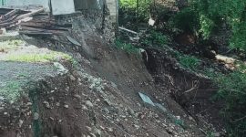 Foto: Rumah warga Kelurahan Takari yang terdampak Longsor. 