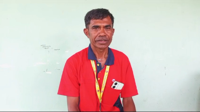 Foto: Ketua DPC Pelita Prabu, Yosef Fomeni saat melakukan klarifikasi di Sekretariat Gemoy, (28/01) siang. 