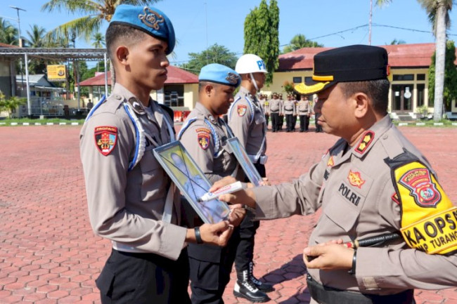 Langgar Kode Etik, Polres Kupang Pecat 2 Personilnya Dengan Tidak Hormat