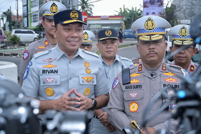Foto: Direktur Utama Jasa Raharja, Rivan A. Purwantono bersama Kakorlantas Polri Irjen Pol. Drs. Agus Suryonugroho, S.H., M.Hum.