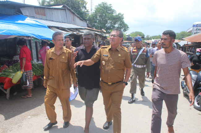 Pasar Tradisional Oesao