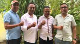 Foto: Panitia Prosesi Pawai Paskah Pemuda Kristen. (dari kiri) Robby Radja, Pdt. Vikctor, Jermi Mone, dan Pdt. Doddy. 