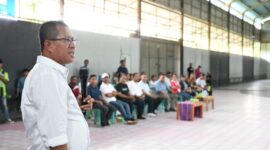 Foto: Bupati Kupang, Yosef Lede, S.H., saat memberikan sambutan dalam pembukaan Turnamen Futsal Lintas Agama KKO Cup III. 
