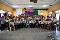 Foto: Bupati dan Wakil Bupati Kupang serta pimpinan OPD saat mengikuti kebaktian minggu sekaligus perhadapan Panitia prosesi Paskah. 