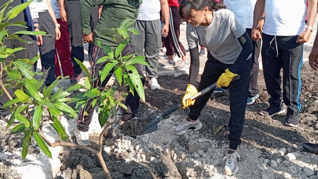 Senam Bersama Hingga Tanam Pohon, Warnai Peringatan Hari Bhayangkara Ke- 79 di Polres Kupang