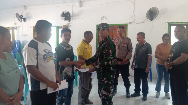 Pertama di Kecamatan Kupang Timur, Desa Manusak Konsisten Serahkan BLT Tahap 8