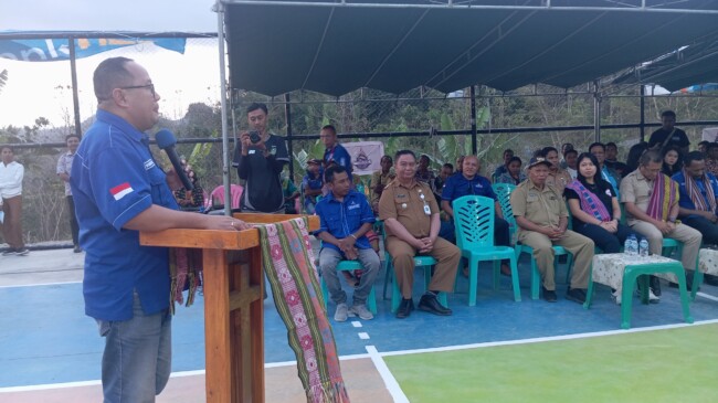 Buka Turnamen Voli Bintang Mercy Cup 2025, Bupati Yosef Lede Minta Atlet Jaga Sportifitas