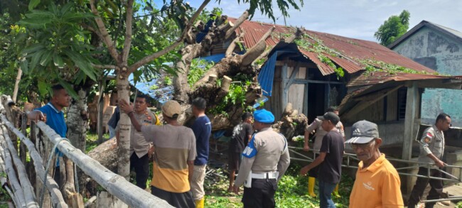 Kolaborasi Lintas Sektor, Wujudkan Solidaritas Sosial Bagi Warga Terdampak Musibah di Desa Afoan