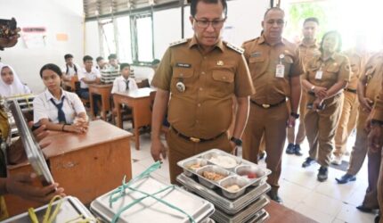 Bupati Yosef Lede Targetkan SMPN 1 Kupang Tengah Jadi Sekolah Unggulan dan Rujukan