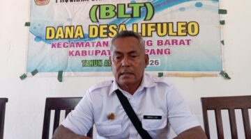 Foto: Kepala Desa Lifuleo, Swingly Say.