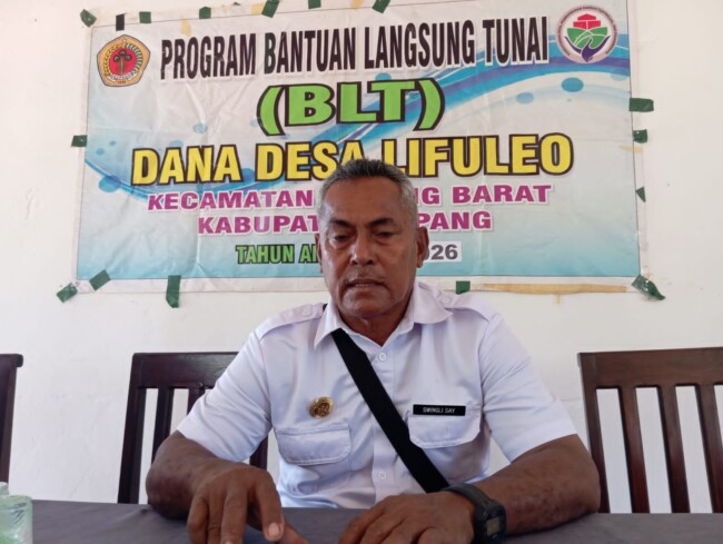 Foto: Kepala Desa Lifuleo, Swingly Say.