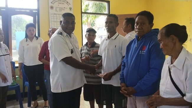 Pemerintah Desa Tesabela Salurkan BLT Dana Desa Tahap Pertama Tahun 2026 kepada 15 KPM