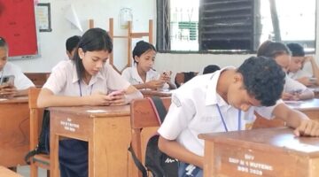 310 Siswa SMP Negeri 1 Kupang Tengah Jalani Ujian Sekolah Berbasis Online.