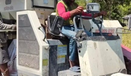 Tepis Isu Bisnis, Sesama Pengelola Combine Harvester Berikan Klarifikasi
