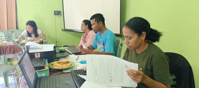 Jemput Bola! UPTD Dukcapil Kupang Tengah "Sambangi" Warga Desa Bokong