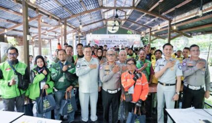 Jasa Raharja dan Korlantas Polri Bekali Komunitas Ojol Pontianak dengan Edukasi Keselamatan dan PPGD