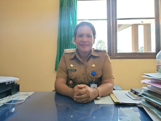 Foto: Camat Kupang Tengah, Yuni Padja.