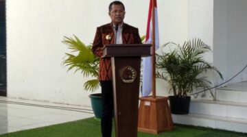 Foto: Bupati Kupang, Yosef Lede, SH., saat memberikan sambutan dalam Rakor Lembaga adat