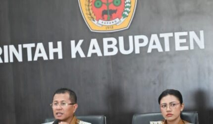 Bupati Yosef Lede Tegur Camat Takari Terkait Ketidakhadiran Kades Oesusu dalam Rakor