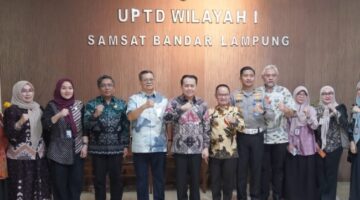 Tingkatkan Kualitas Pelayanan, Direktur Operasional Jasa Raharja Tinjau Samsat Rajabasa