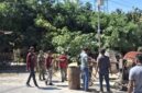 Foto: Gotong royong perbaikan jalan menuju areal perkantoran Pemerintah Kecamatan Kupang Barat.