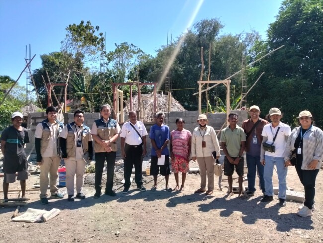 Pastikan Program BSPS Tepat Sasaran, Kemen PKP Tinjau Langsung Progres Pembangunan di Desa Tanah Putih 1 Pastikan Program BSPS Tepat Sasaran, Inspektur I Kemen PKP Tinjau Langsung Progres Pembangunan di Desa Tanah Putih