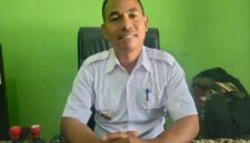 Foto: Kepala Desa Tanah Merah, Lazarus M. Dillak