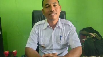 Foto: Kepala Desa Tanah Merah, Lazarus M. Dillak