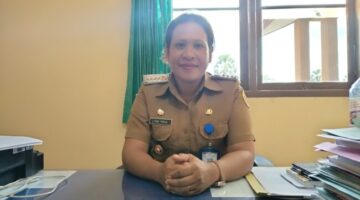 Foto: Camat Kupang Tengah, Yuni Padja.