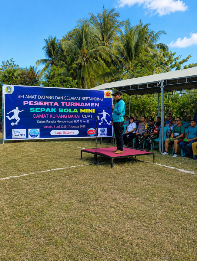 Sambut HUT RI ke-81, Absalom Buy Hidupkan Mimpi Pesepak Bola Lokal di Kupang Barat