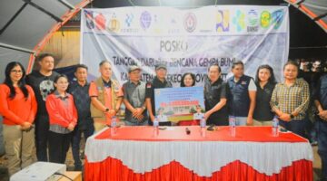 Pemkab-DPRD Kupang Salurkan Bantuan Rp1 Miliar & Belasan Ton Logistik ke Nagekeo