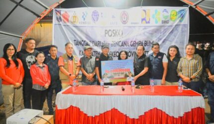 Pemkab-DPRD Kupang Salurkan Bantuan Rp1 Miliar & Belasan Ton Logistik ke Nagekeo