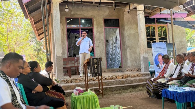 Benteng bagi Pekerja Rentan: PT TOM Salurkan JMK Rp42 Juta dan Beasiswa S1 di Desa Kuanheun