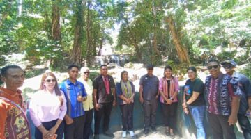 Kunjungi Air Terjun Oenesu, Bupati Yosef Lede Bakal Revitalisasi Infrastruktur Dan Prioritaskan Pekerjaan Jalan