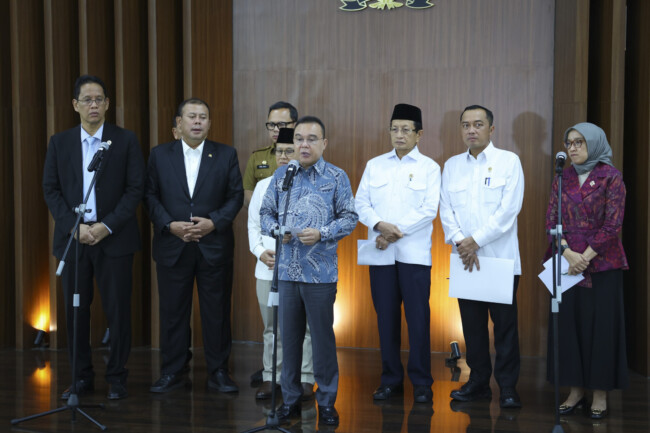 Wakil Ketua DPR RI, Sufmi Dasco Ahmad usai rapat koordinasi di Gedung Nusantara III, Kompleks Parlemen, Senayan, Jakarta, Selasa malam (18/8/2026). 