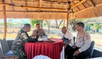 Pererat Tali Silaturahmi, Kapolres Kupang Kunjungi Yonif 743/PSY Naibonat